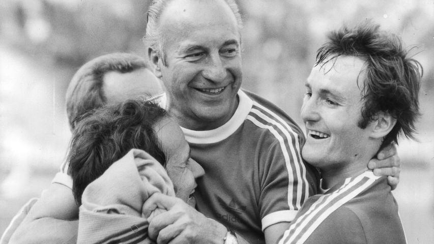 Horst Buhtz wirkte zwischen Juli 1976 und Mai 1978 am Valznweiher. War die Anfangszeit von großen Schwierigkeiten begleitet (aufgeblähter Kader, Zuschauerminusrekorde), machte er 1977 aus der Not eine Jugend und gründete den von der Lokalpresse getauften "Club 77", eine Ansammlung beherzt stürmender junger Spieler. Noch vor dem Aufstieg 1978, genauer am vorletzten Spieltag, musste Buhtz jedoch seine Koffer packen. Über seine Qualitäten war man sich am Valznerweiher nie so richtig einig geworden. Horst Buhtz wirkte zwischen Juli 1976 und Mai 1978 am Valznweiher. War die Anfangszeit von großen Schwierigkeiten begleitet (aufgeblähter Kader, Zuschauerminusrekorde), machte er 1977 aus der Not eine Jugend und gründete den von der Lokalpresse getauften "Club 77", eine Ansammlung beherzt stürmender junger Spieler. Noch vor dem Aufstieg 1978, genauer am vorletzten Spieltag, musste Buhtz jedoch seine Koffer packen. Über seine Qualitäten war man sich am Valznerweiher nie so richtig einig geworden.