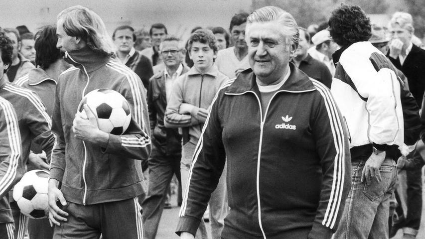 Immerhin rund anderthalb Jahre hielt sich Robert Gebhardt auf der Nürnberger Trainerbank. Half alles nicht, am Ende der Spielzeit 1978/79 stieg der FCN ab. Gebhardt wurde von Präsident Michael A. Roth zum Berater degradiert. Es folgte das kurze Intermezzo eines Belgiers. Immerhin rund anderthalb Jahre hielt sich Robert Gebhardt auf der Nürnberger Trainerbank. Half alles nicht, am Ende der Spielzeit 1978/79 stieg der FCN ab. Gebhardt wurde von Präsident Michael A. Roth zum Berater degradiert. Es folgte das kurze Intermezzo eines Belgiers.