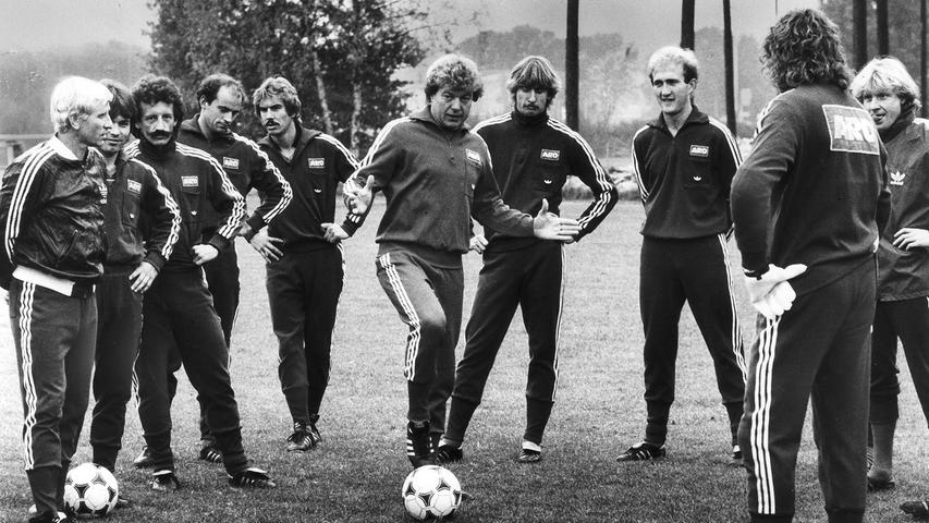 Das Ruder sollte Rudi Kröner herumreißen, doch am Nikolaustag des Jahres 1983 war für Kröner bereits alles wieder vorbei. Bis Jahresende übernahm wieder Fritz Popp interimsmäßig das Ruder. Das Ruder sollte Rudi Kröner herumreißen, doch am Nikolaustag des Jahres 1983 war für Kröner bereits alles wieder vorbei. Bis Jahresende übernahm wieder Fritz Popp interimsmäßig das Ruder.