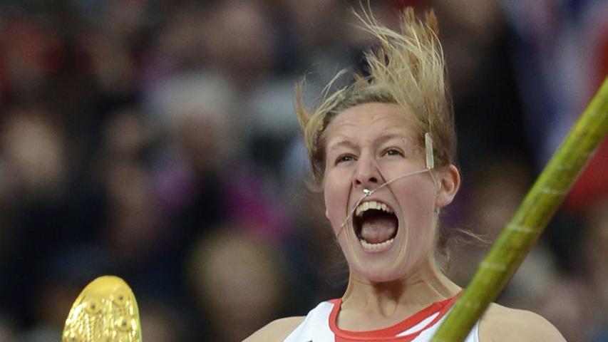 Im Olympiastadion feierte Stabhochspringerin Holly Bleasdale den zweiten Antrag dieser Spiele. "Ein super Typ", twitterte die Britin, nachdem ihr Freund um ihre Hand angehalten hatte.