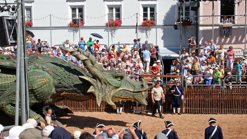 Das älteste Volksschauspiel Deutschlands, der Drachenstich in Furth im Wald ist ein Besuchermagnet und hat es auf die Liste möglicher Kandidaten für das Unesco-Kulturerbe geschafft.