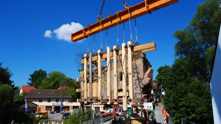 Badhaus Wendelstein: Tonnenschwerer Abtransport