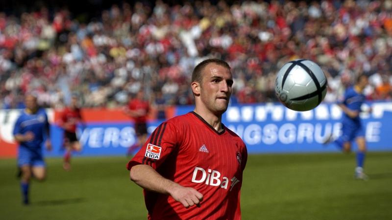 Robert Vittek jagte bereits in seiner Debütsaison beim Club dem Spielgerät äußerst erfolgreich hinterher. Robert Vittek jagte bereits in seiner Debütsaison beim Club dem Spielgerät äußerst erfolgreich hinterher.