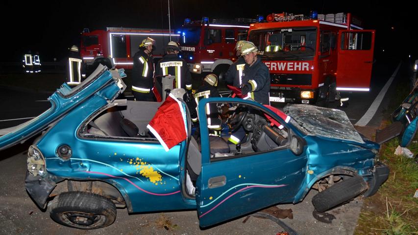 Zirndorf: 30-jähriger Autofahrer verunglückt schwer