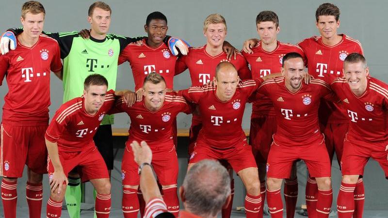 Das Ziel des Kleeblatts ist klar: Diese hier noch so hoffnungsfroh und zuversichtlich in die Zukunft blickenden Bayern-Spieler...