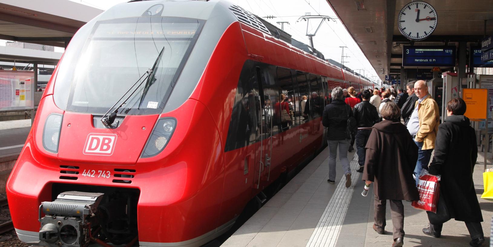 Der S-Bahnsteig in Nürnberg. Der S-Bahnsteig in Nürnberg.