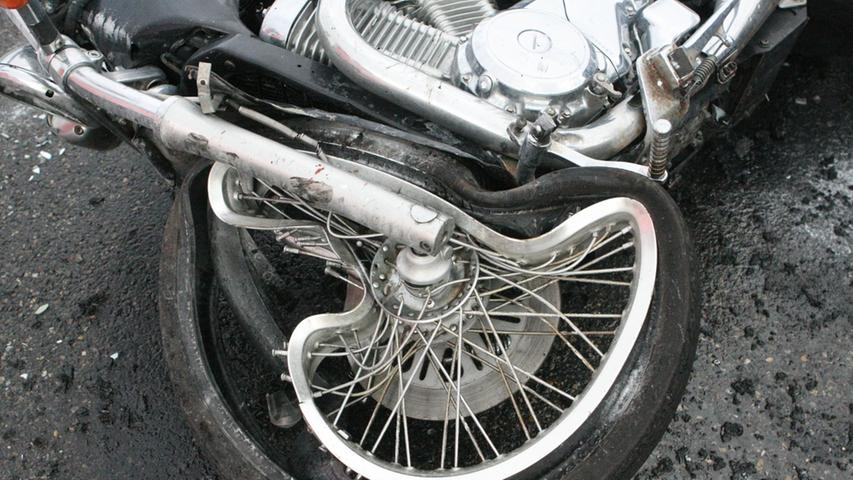 A6: Motorradfahrer stirbt bei Auffahrunfall