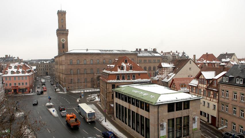 In Nürnbergs Nachbarstadt Fürth wird die zweithöchste Arbeitslosenquote der Region erreicht, sie beträgt 6,7 Prozent.
 
 Fürth:
 Arbeitslosenquote: 6,7 Prozent (August: 6,4 Prozent)