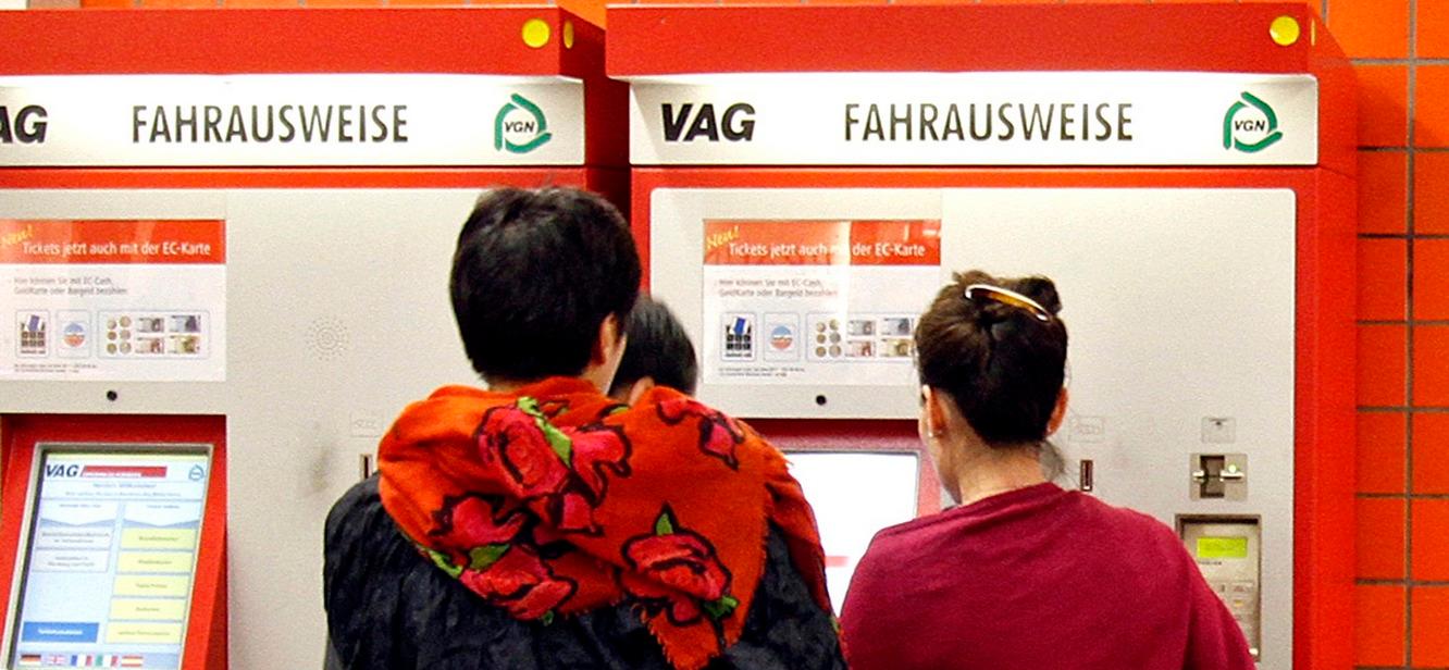 Studenten müssen für das Semesterticket des VGN tief in die Tasche greifen.