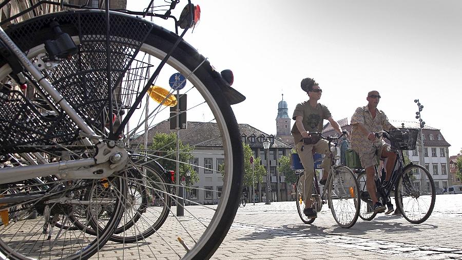 Fahrradfahrer gibt es in Erlangen zuhauf: Für die Polizei sind sie die Sorgenkinder.