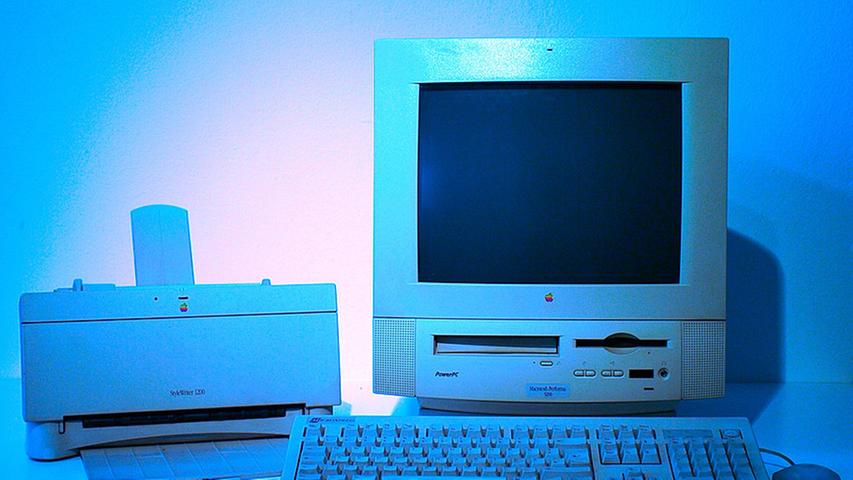 Die Performa-Serie von Macintosh-Computern wurde von 1992 bis 1997 produziert. Sie ist die zusammenfassende Bezeichnung für alle klassischen Macintosh-Modelle sowie den LC-Computer und sollte neben den professionellen Ausführungen ebenfalls Heimanwender ansprechen.