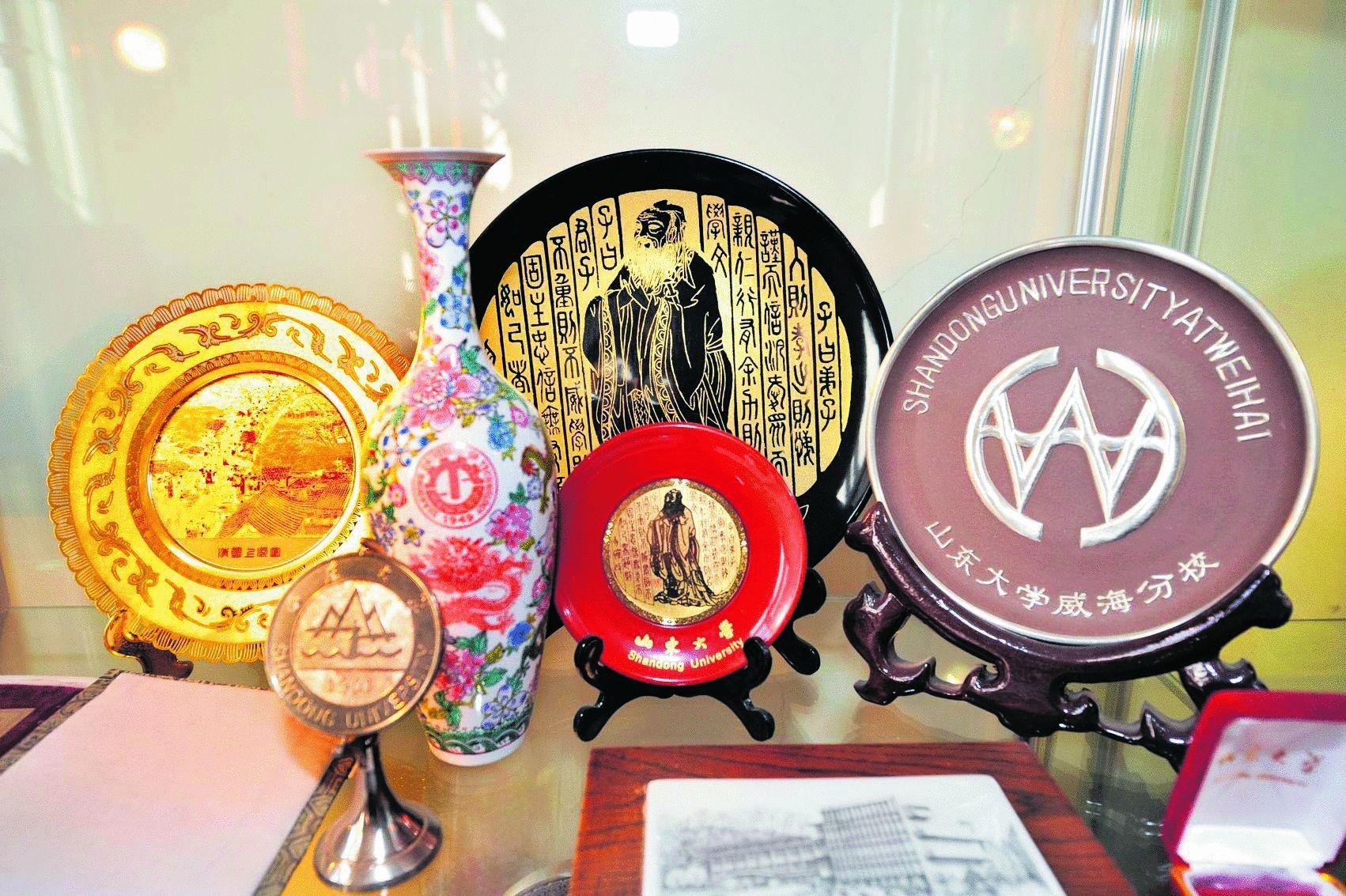 Gastgeschenke Aus Den Hochschulen In Aller Welt Region Nordbayern De