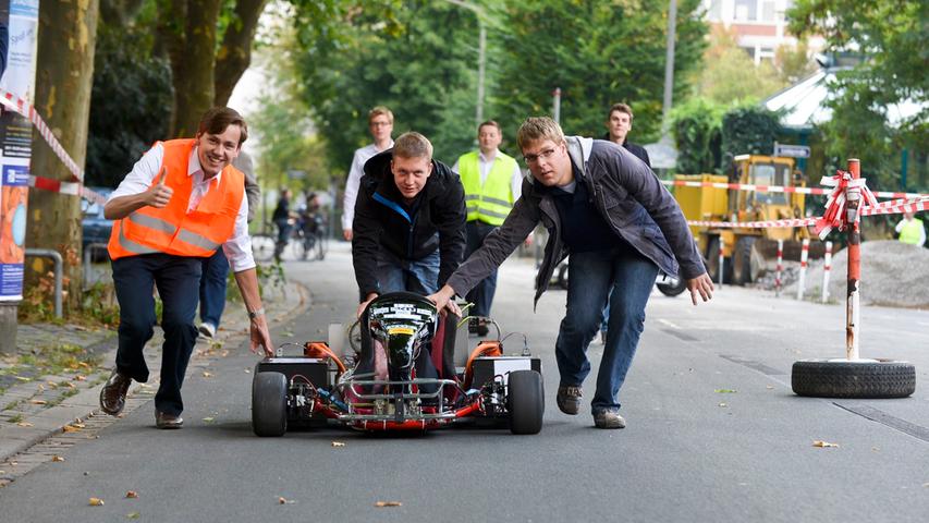 Mit viel Enthusiasmus und Zeitaufwand haben die Studenten im Vorfeld des Rennens an ihren E-Autos gebastelt.