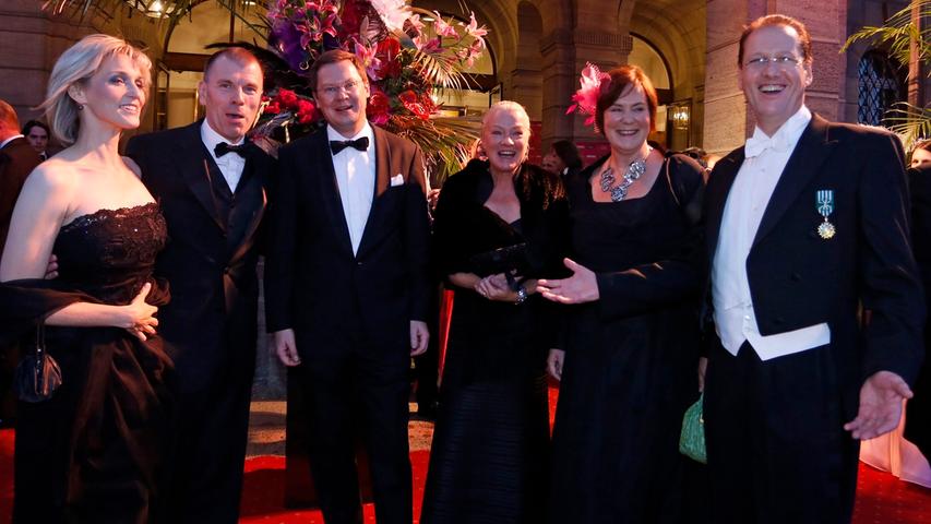 Sandy Pomp mit Peter Mey, Christian Ruppert, Gabriele Heimann, Sibylle Tura und  Peter Theiler (von links).