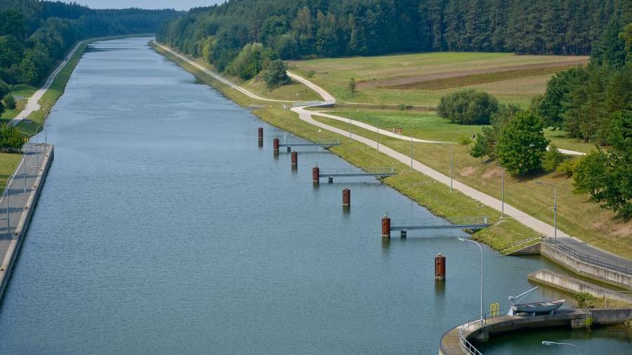 Auf dem Main-Donau-Kanal geht nichts mehr