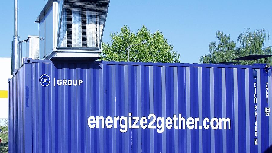 In solchen Containern, aufgenommen auf einem Gewerbegrundstück in Fürth, befanden sich die Blockheizkraftwerke, die umweltfreundlich Strom produzieren und ihren Investoren satte Rendite bringen sollten.