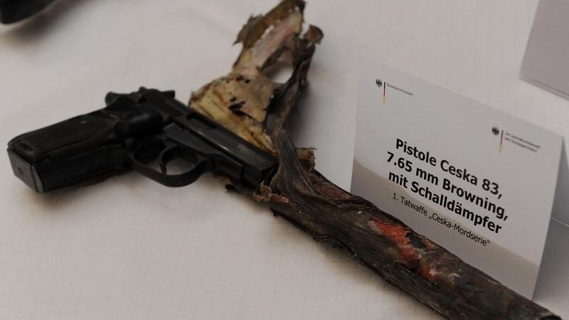 Die Herkunft der "Ceska" hat das Gericht bereits geklärt. Die Herkunft der "Ceska" hat das Gericht bereits geklärt.