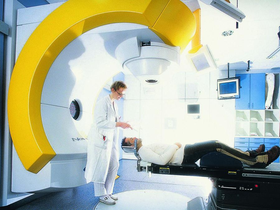 Erlanger Uni Klinikum Jetzt Eine Million Daten Zu Krebs Erlangen Nordbayern De