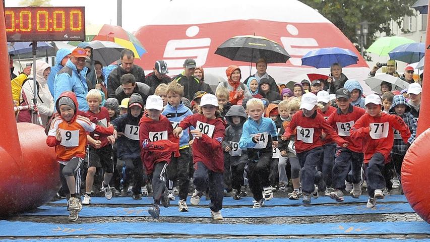 „Goldene Meilen“: Regen bei den Bambinis, Rekord beim Halbmarathon