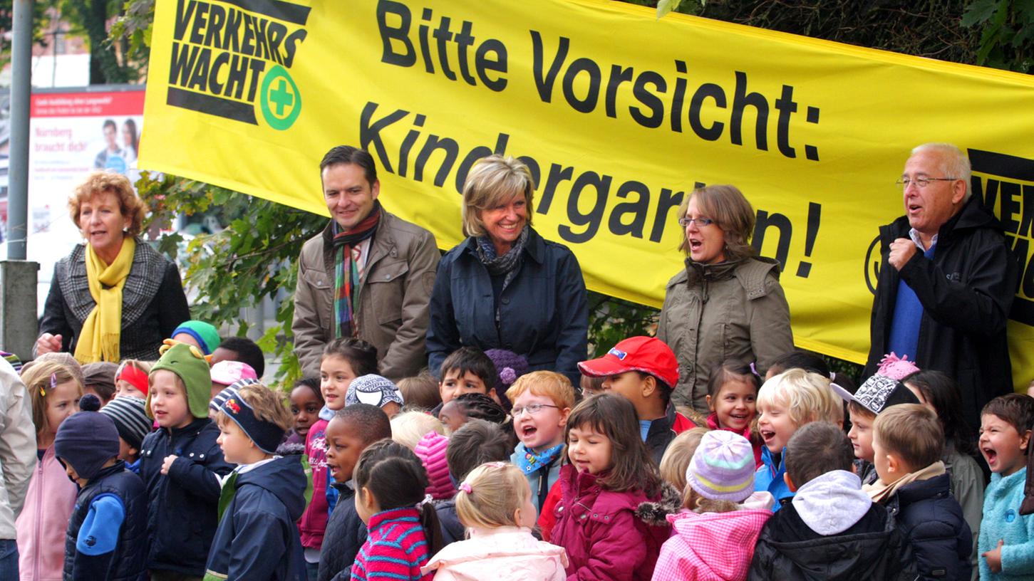 Lastwagen machen Straße unsicher