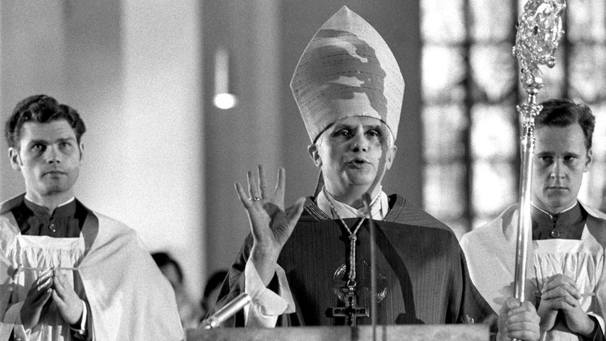1977 erklomm Ratzinger die nächste Stufe in der katholischen Kirche. Er wurde zum Erzbischof von München-Freising.