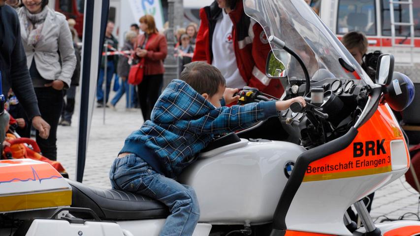 Dieser junge Besucher hätte sich dagegen am Liebsten gleich aufs Motorrad geschwungen.