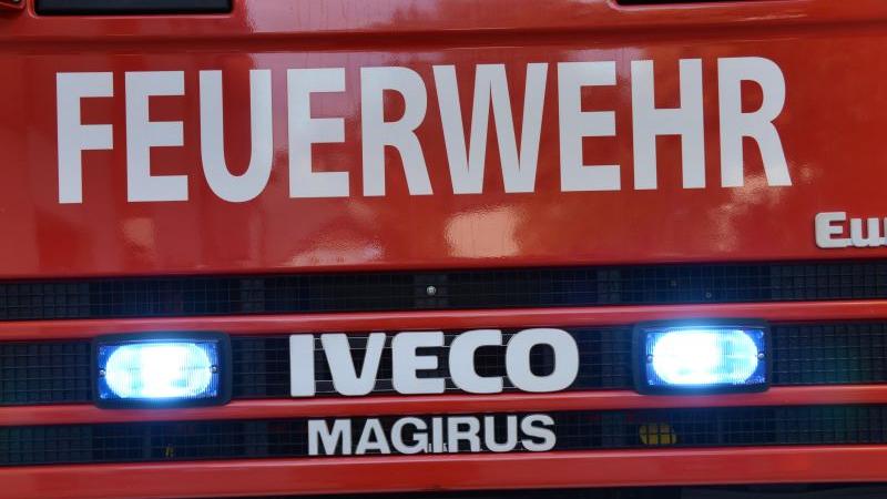 Die Feuerwehr musste ausrücken, um einen Zweijährigen aus seiner misslichen Lage zu befreien. Die Feuerwehr musste ausrücken, um einen Zweijährigen aus seiner misslichen Lage zu befreien.