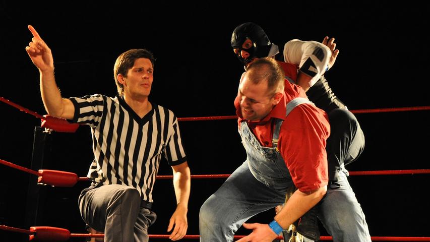 Im "Singles Match" unterlag der belatzhoste Farmer Joe seinem dubiosen Kontrahenten Mr. Wrestling V.