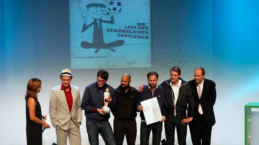 Den Fanpreis für den Fußball-Song des Jahres räumten "die gewöhnlichen Gentlemen" aus Hamburg ab ...