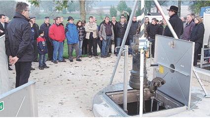 Pumpwerk in Sausenhofen vom Bürgermeister präsentiert