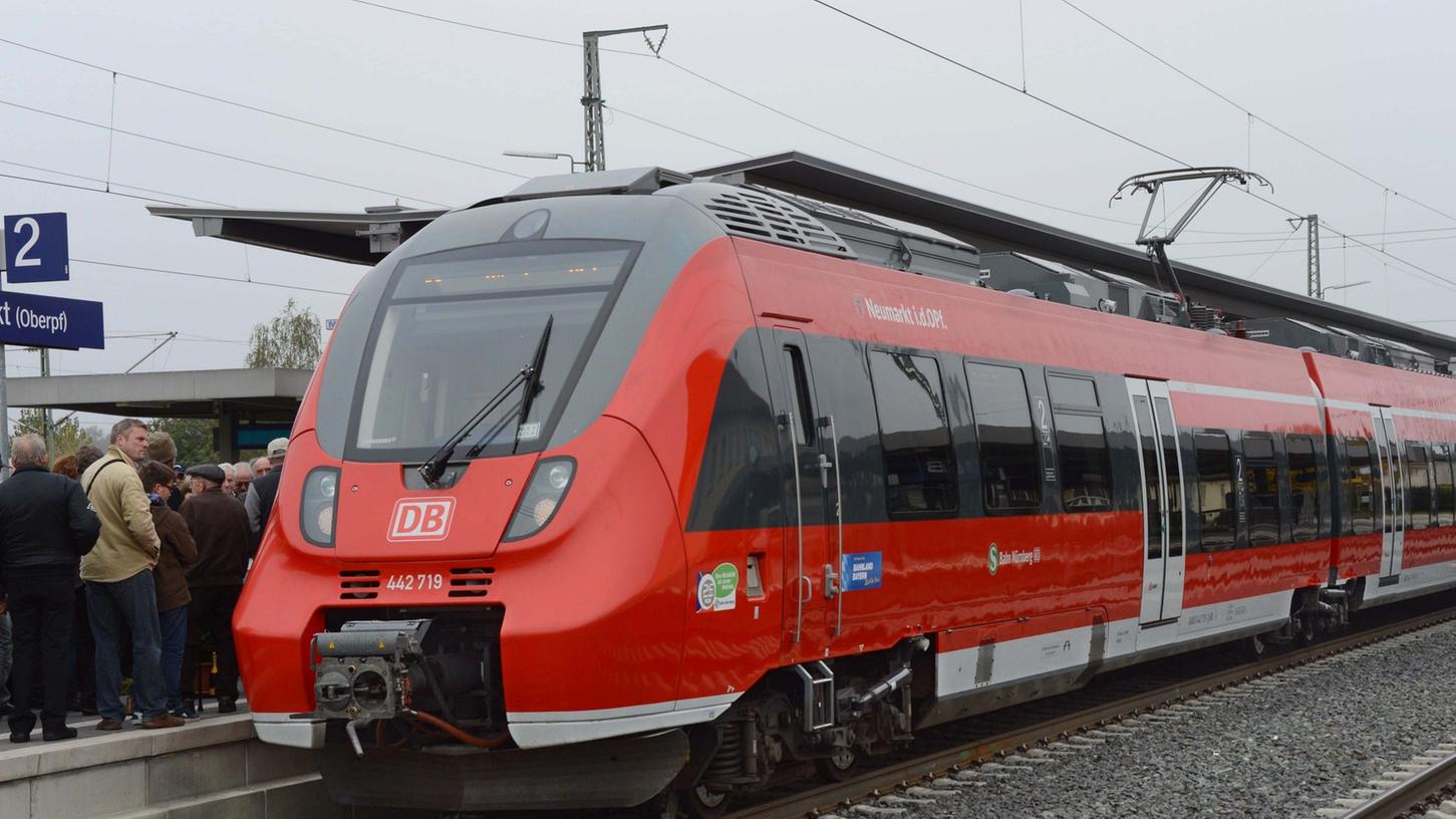 Weiter warten müssen sowohl die Deutsche Bahn als auch ihre Fahrgäste auf den letzten noch fehlenden Zug der Baureihe 442 für die Nürnberger S-Bahn.