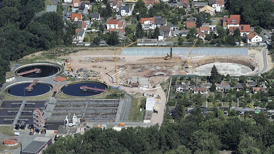 Großbaustelle für neue Nachklärbecken