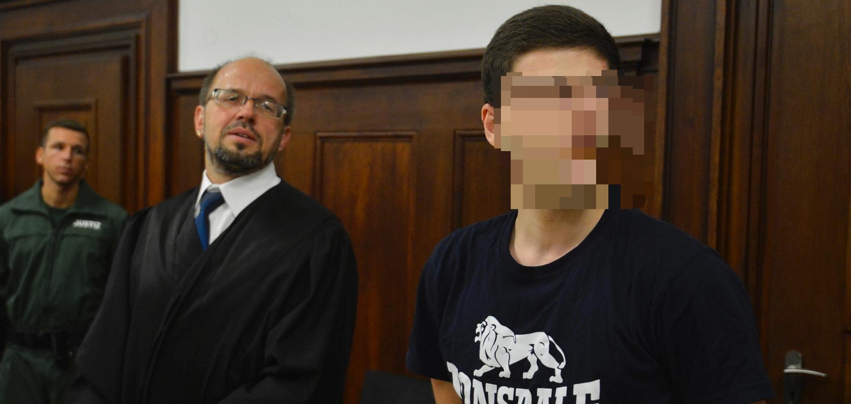 Im November 2012 wurde Deniz K. zu zweieinhalb Jahren Jugendstrafe verurteilt. Jetzt beginnt der Prozess erneut. (Archivbild) Im November 2012 wurde Deniz K. zu zweieinhalb Jahren Jugendstrafe verurteilt. Jetzt beginnt der Prozess erneut. (Archivbild)