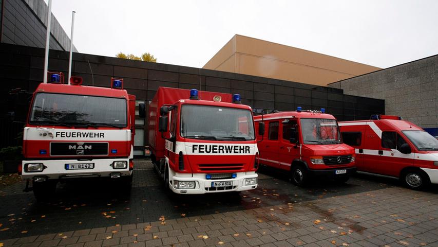 „99,9 Prozent der heute anwesenden 143 Helfer sind ehrenamtliche Mitarbeiter", erklärt Übungsleiter Stefan Lauber. So auch die Einsatzkräfte der Feuerwehr.