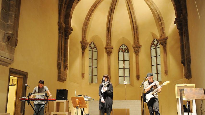 Einen der ersten Auftritte auf Nürnberg.Pop hatte die Sängerin Gustav in der Klarakirche.