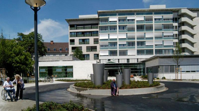Die Leitung des Neumarkter Klinikums wechselt zum 1. Oktober: Die Sozialstiftung Bamberg übernimmt das Management bis 2025. Die Leitung des Neumarkter Klinikums wechselt zum 1. Oktober: Die Sozialstiftung Bamberg übernimmt das Management bis 2025.