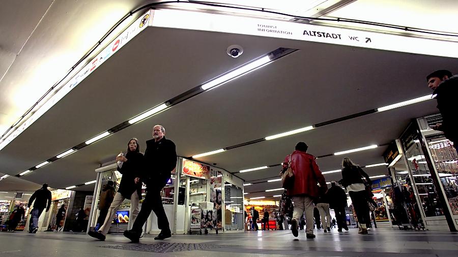 Handwerker sanieren derzeit die Toiletten der Königstorpassage - und damit sollen die Wildpinkler gekommen sein.