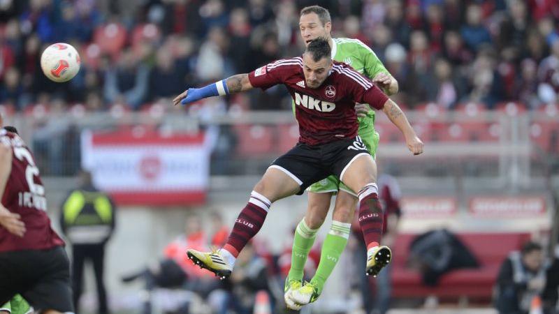 Kernige Zweikämpfe, wenig Torchancen. Dennoch gewinnt der Club hochverdient gegen Wolfsburg. Kernige Zweikämpfe, wenig Torchancen. Dennoch gewinnt der Club hochverdient gegen Wolfsburg.