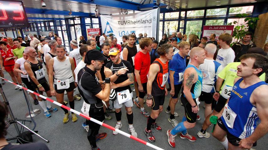 Die Räume der LGA auf der Nürnberger Tillystraße werden am Sonntag wieder zum Schauplatz eines Laufevents: Der 8. TÜV Rheinland Indoor Marathon zieht Läufer aus ganz Deutschland an.