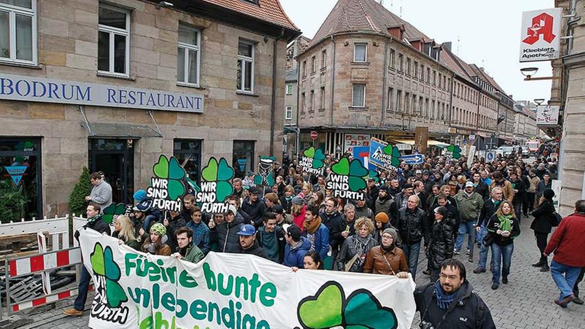 Fürth soll lebendig bleiben: Dafür gingen die rund 500 Demonstranten trotz schmuddeligem Novemberwetter auf die Straße.