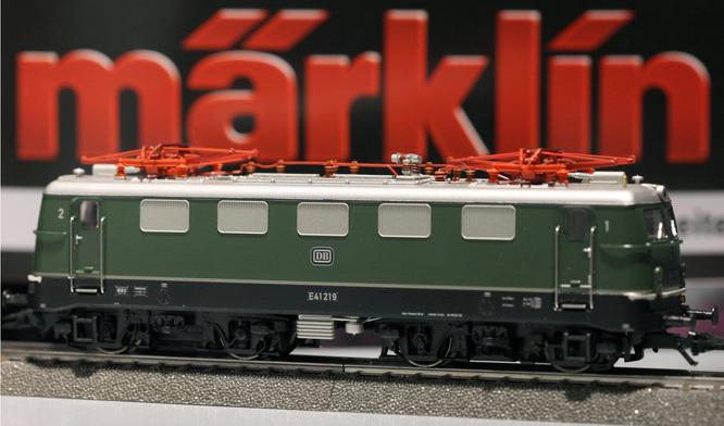 Die Für­ther Simba-Dickie-Gruppe prüft, ob sie sich die Nummer eins der Modelleisenbahnbranche, Märklin, einverleiben.