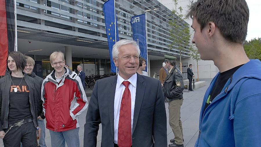 Wird Karl-Dieter Grüske Uni-Manager des Jahres? Wird Karl-Dieter Grüske Uni-Manager des Jahres?