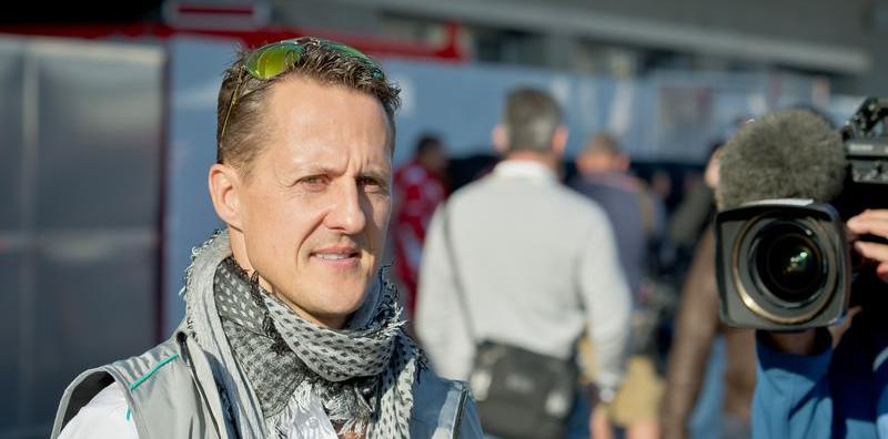 Nach seinem schweren Skiunfall im Dezember 2013 kämpft sich Michael Schumacher mühsam zurück ins Leben.