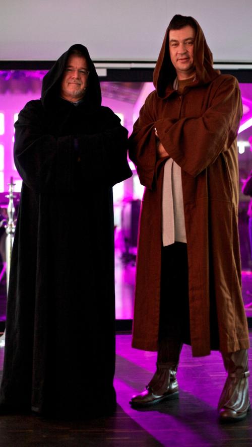 Dass er ein Herz für Sternenkriege hat, zeigte er bereits 2010: Markus Söder als Jedi-Ritter beim Star-Wars-Gottesdienst in der Lux Jugendkirche.