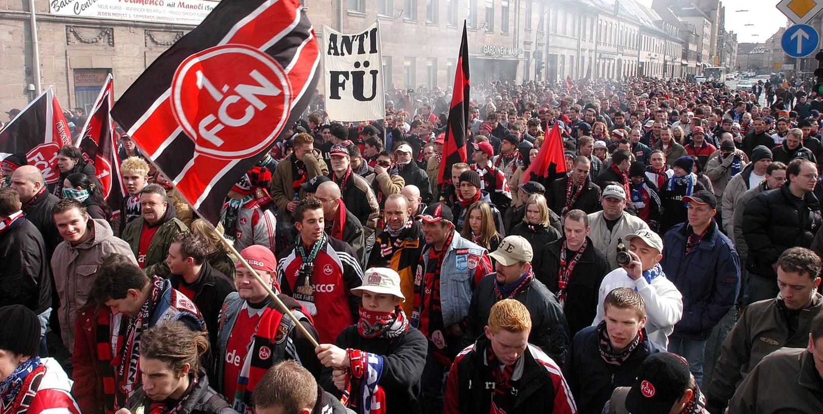 Dürfen am Samstag in die Fürther City, aber nicht marschieren: Nürnberger Anhänger.
