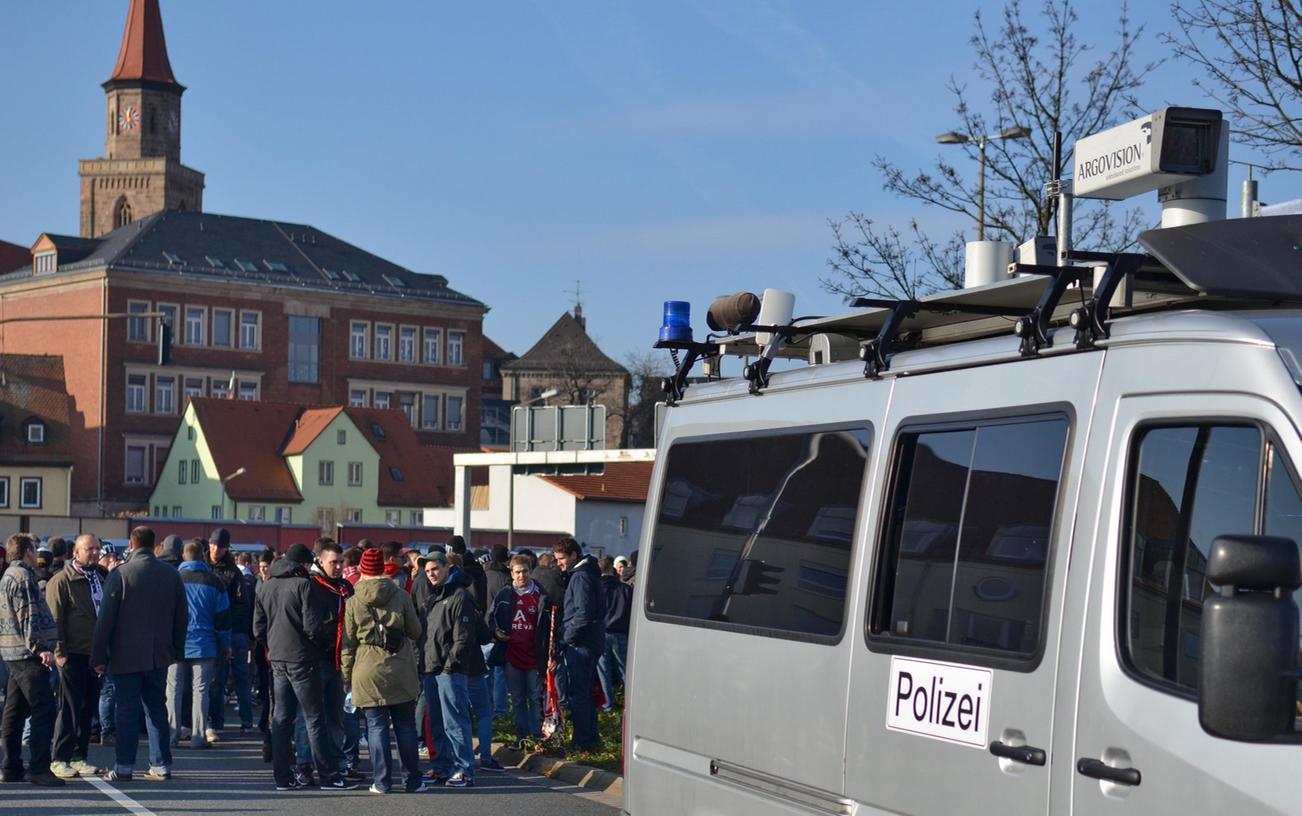 Viel Polizei, kaum Randale: Das 255. Frankenderby verlief weitgehend friedlich. Viel Polizei, kaum Randale: Das 255. Frankenderby verlief weitgehend friedlich.