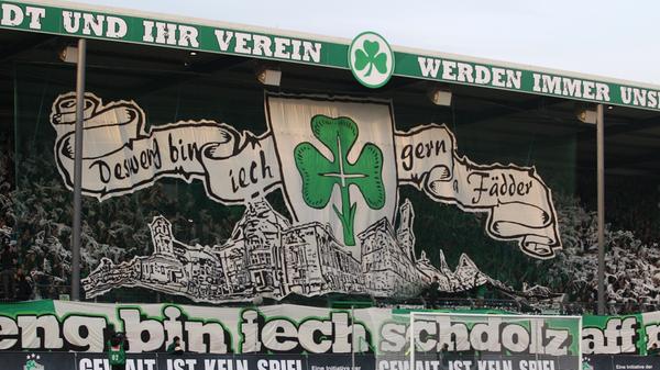 Beim 255. Frankenderby am 24.11.2012 in Fürth begeisterten beide Fanscharen mit tollen Choreografien.