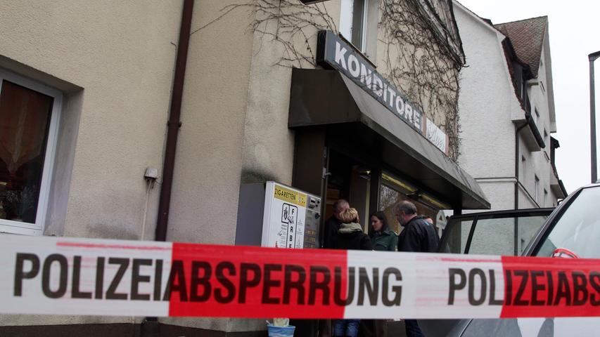 ... hat den bewaffneten Täter bislang nicht fassen können. In der Bäckerei in Fischbach hat er mehrere hundert Euro erbeutet. Vor Ort ...