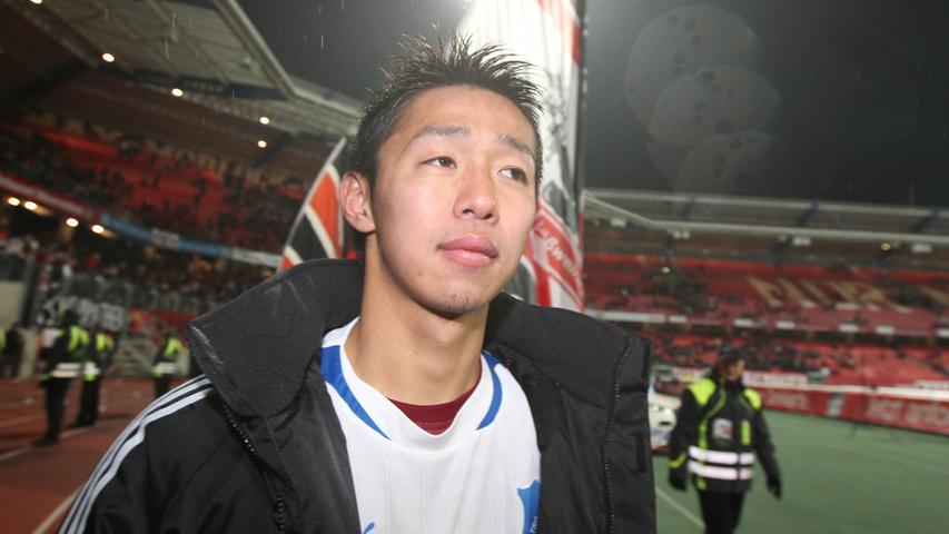 Hiroshi Kiyotake bleibt bei seiner Ehrenrunde dennoch zurückhaltend, schließlich wartet am Wochenende wieder ein schwerer Gegner auf die Nürnberger. Der FCN muss dann beim Tabellendritten aus Leverkusen antreten.