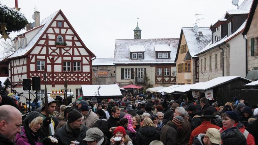 Zeitweise herrschte großer Andrang auf dem Cadolzburger Marktplatz.